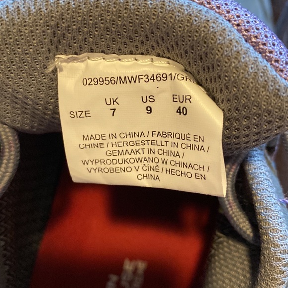 Mountain hiking, water proof, iso grip Technology,light weight - Picture 2 of 5